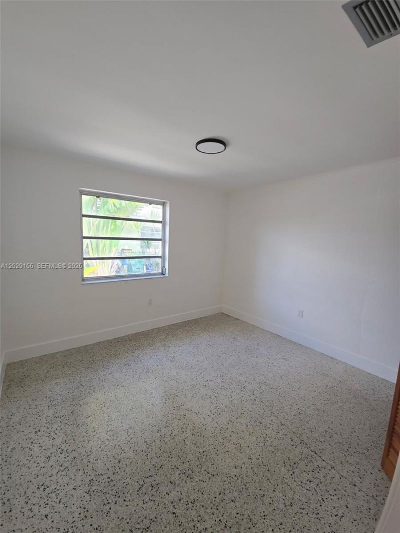 3435 NW 4th St , Miami, FL 33125 Photo