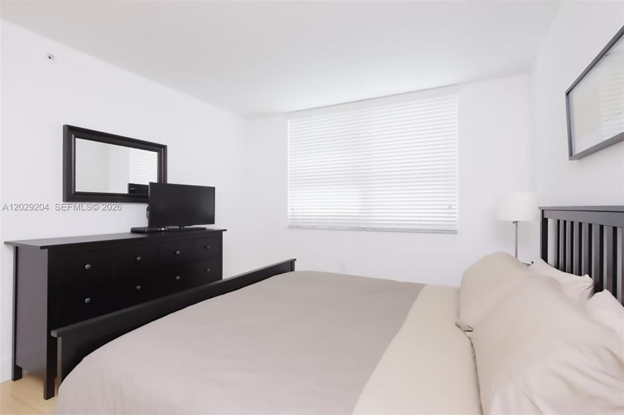 1155 Brickell Bay Dr , Unit 2701, Miami, FL 33131 Photo