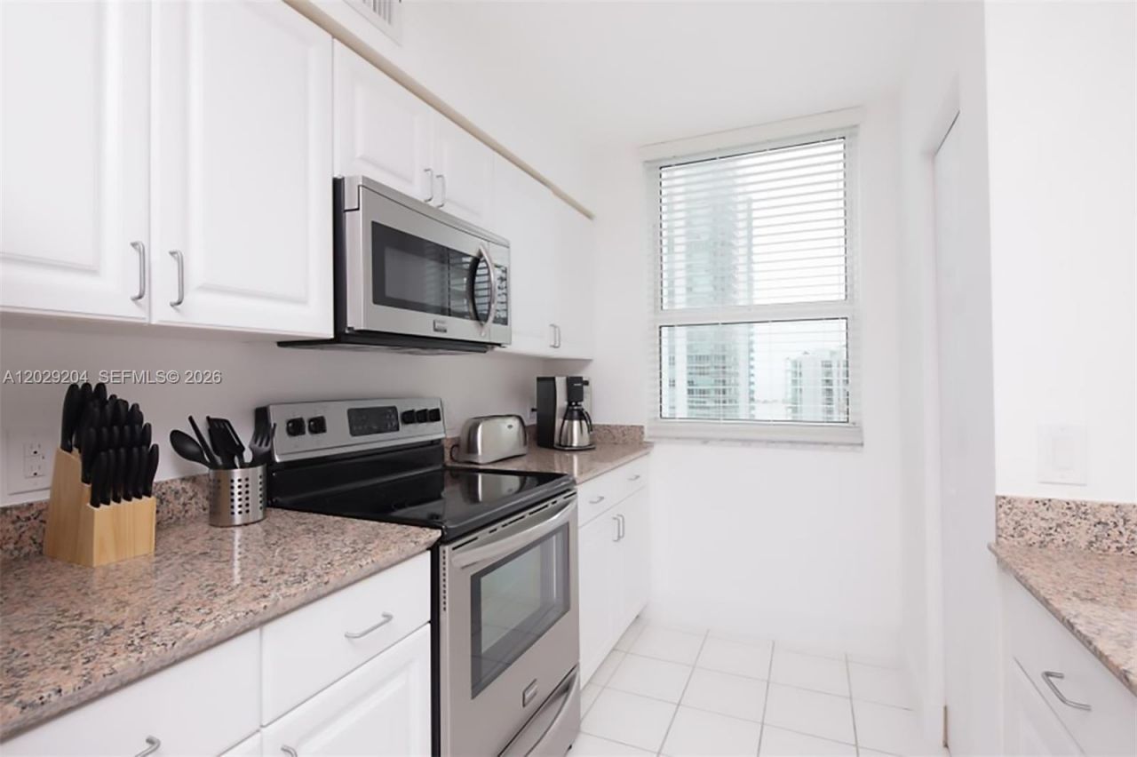 1155 Brickell Bay Dr , Unit 2701, Miami, FL 33131 Photo