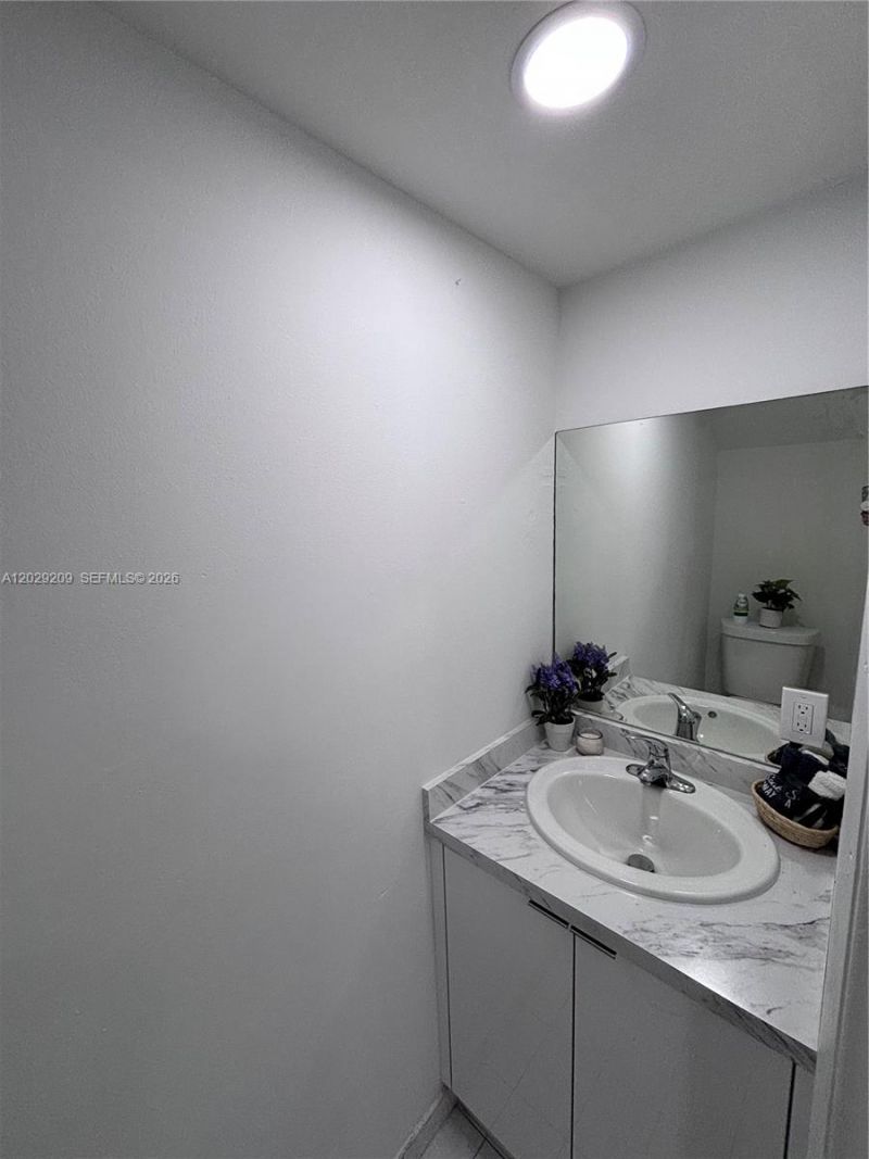 5575 W 26th Ct , Unit 206, Hialeah, FL 33016 Photo
