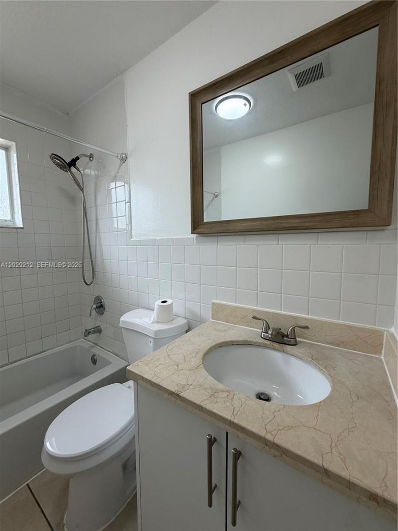 3021 W 76th St , Unit C-201, Hialeah, FL 33018 Photo