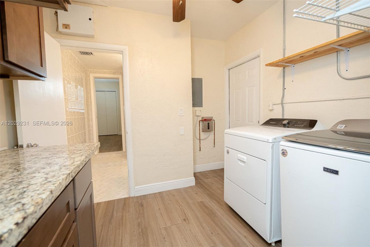 5613 Pierce St , Unit 1, Hollywood, FL 33021 Photo