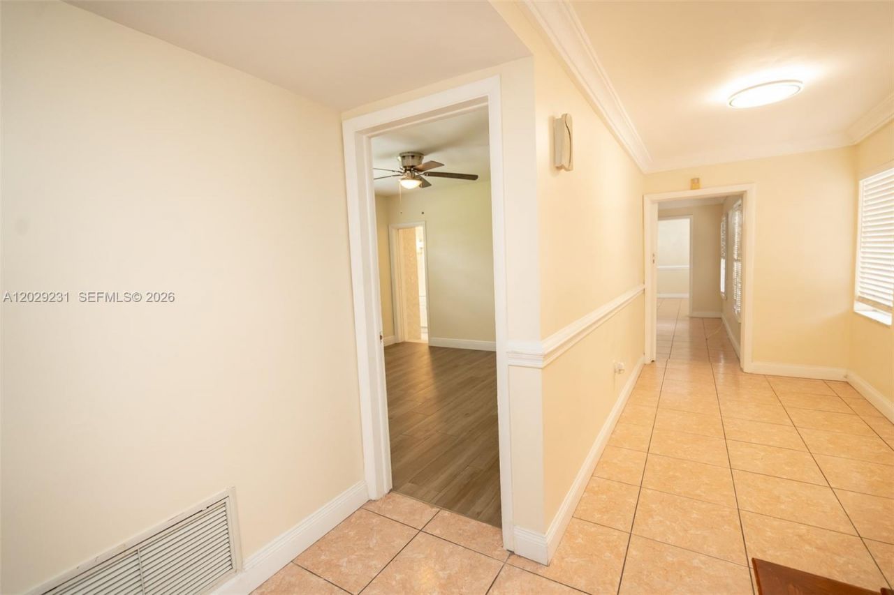 5613 Pierce St , Unit 1, Hollywood, FL 33021 Photo