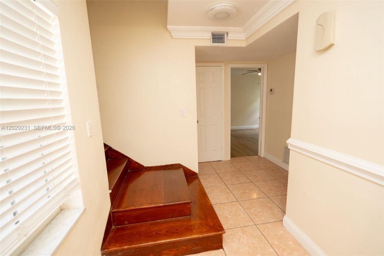 5613 Pierce St , Unit 1, Hollywood, FL 33021 Photo