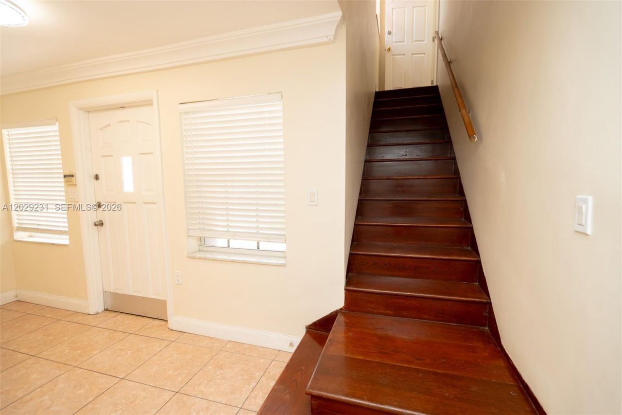 5613 Pierce St , Unit 1, Hollywood, FL 33021 Photo