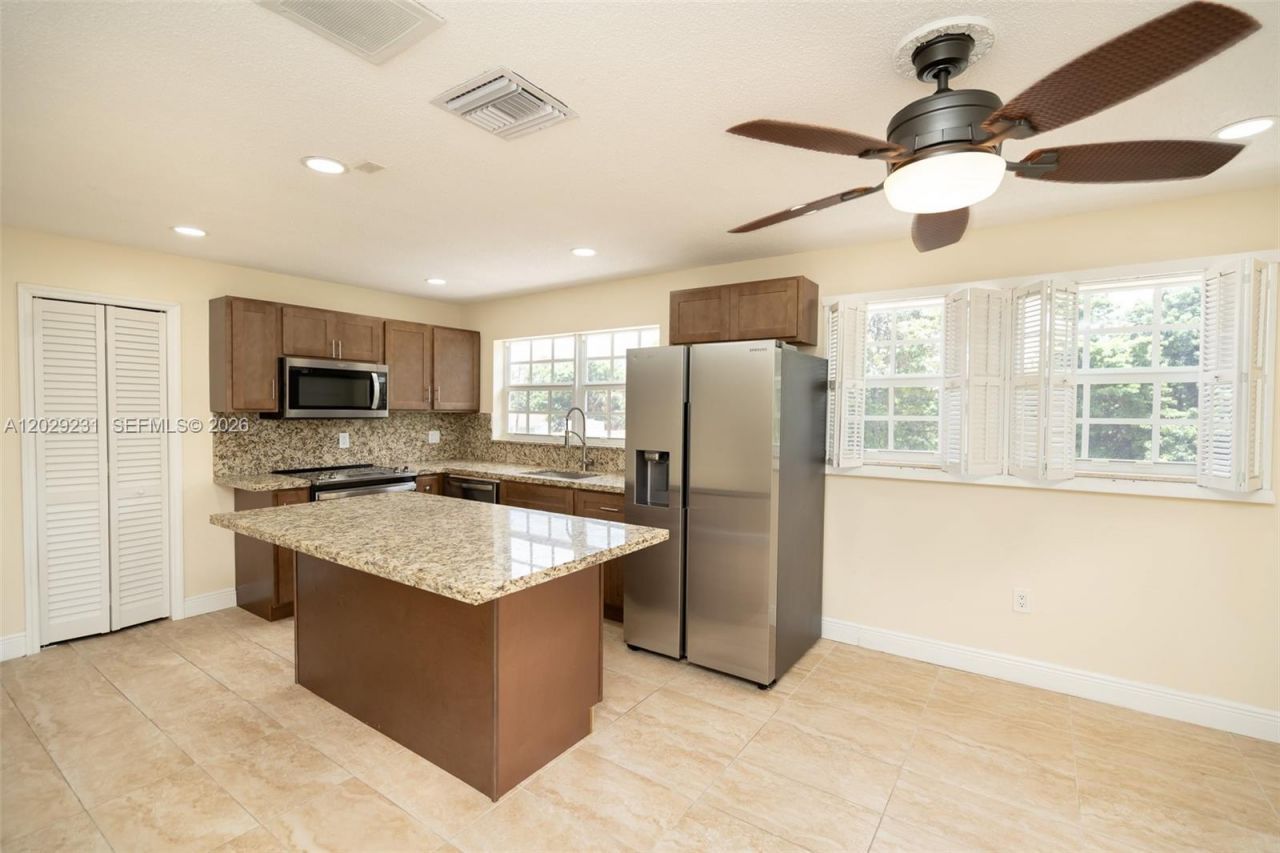 5613 Pierce St , Unit 1, Hollywood, FL 33021 Photo