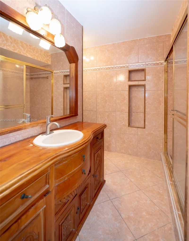 5613 Pierce St , Unit 1, Hollywood, FL 33021 Photo