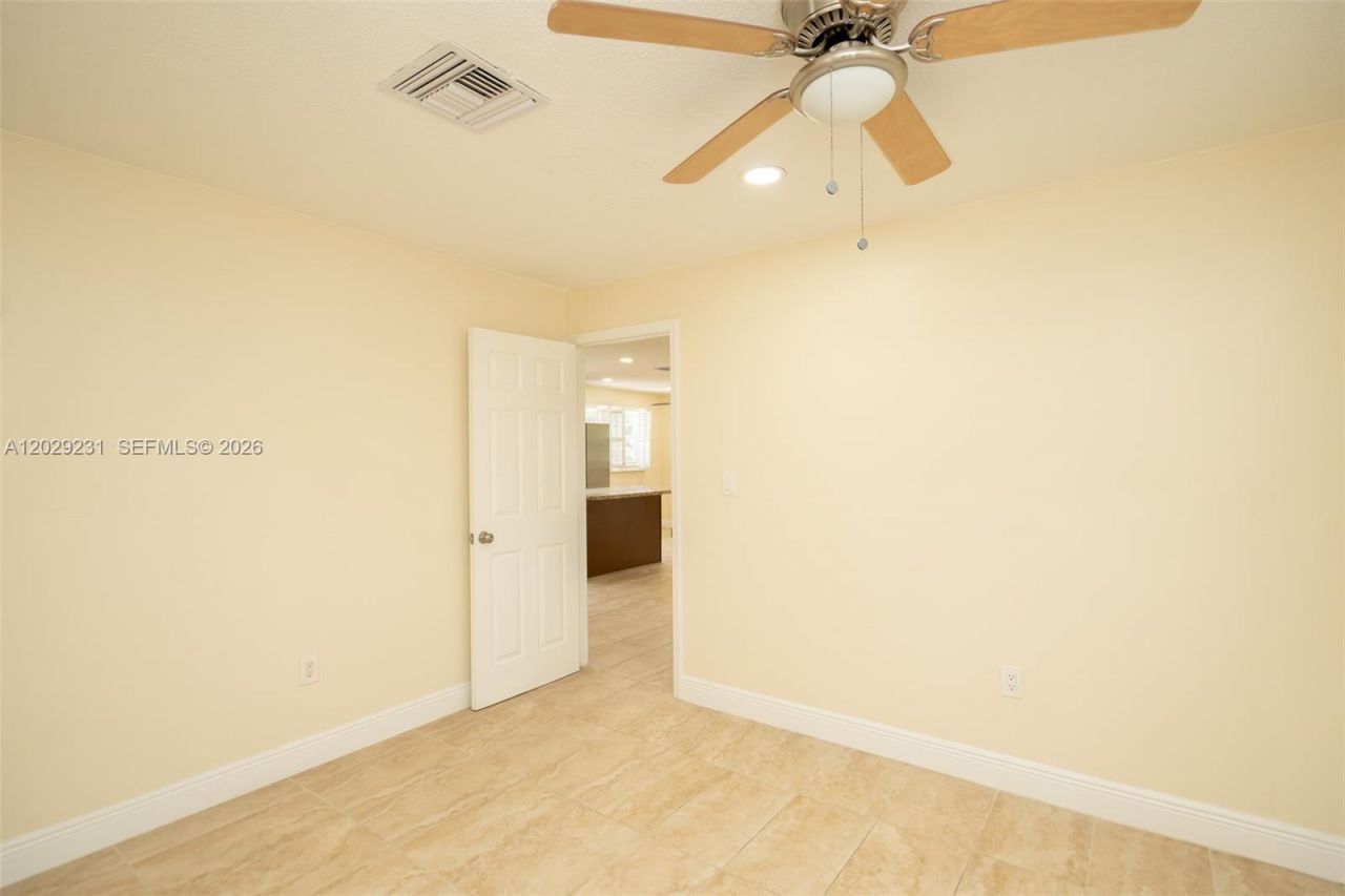 5613 Pierce St , Unit 1, Hollywood, FL 33021 Photo
