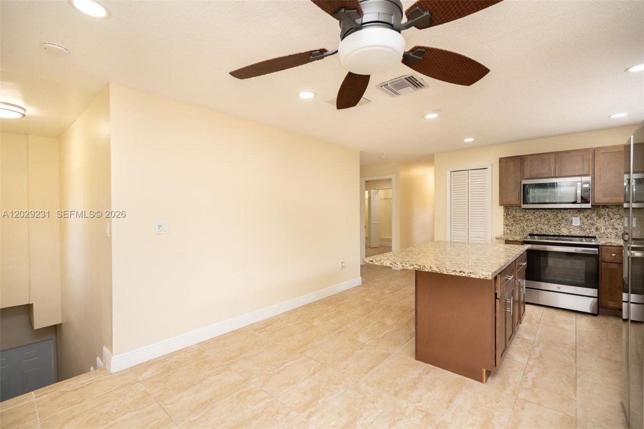 5613 Pierce St , Unit 1, Hollywood, FL 33021 Photo