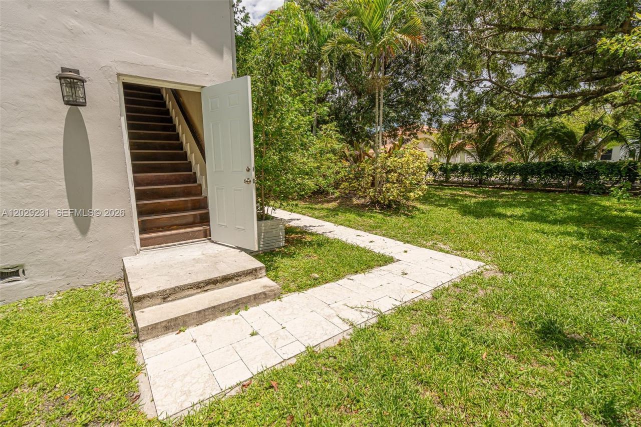 5613 Pierce St , Unit 1, Hollywood, FL 33021 Photo