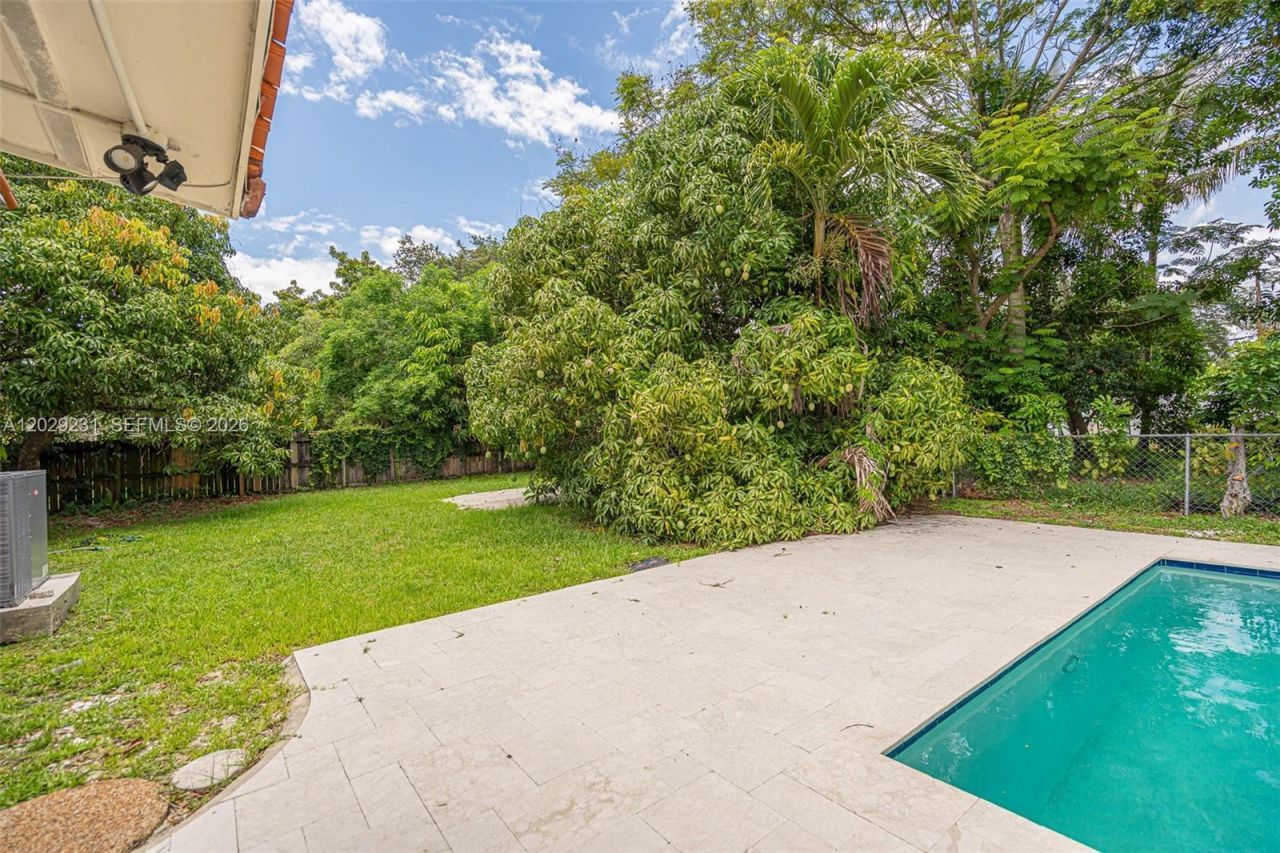 5613 Pierce St , Unit 1, Hollywood, FL 33021 Photo