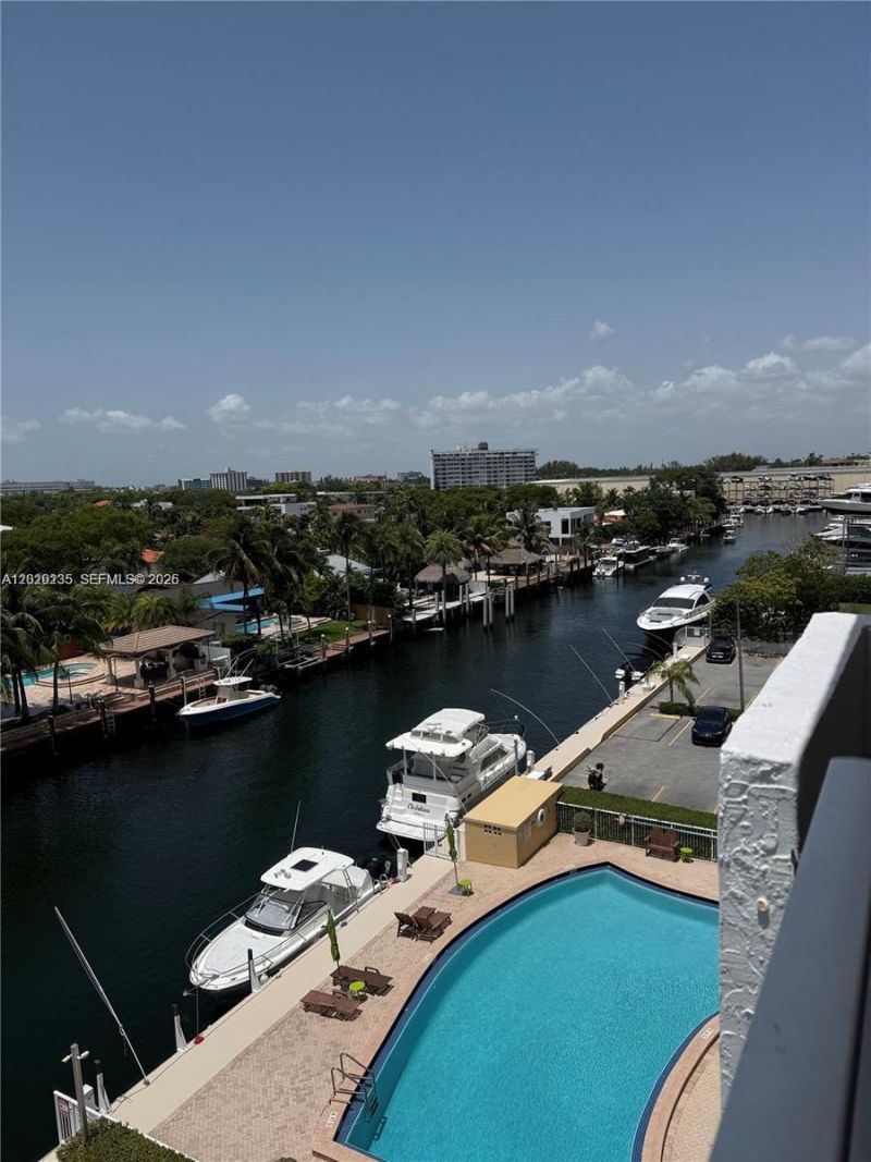 2000 NE 135th St , Unit 609, North Miami, FL 33181 Photo
