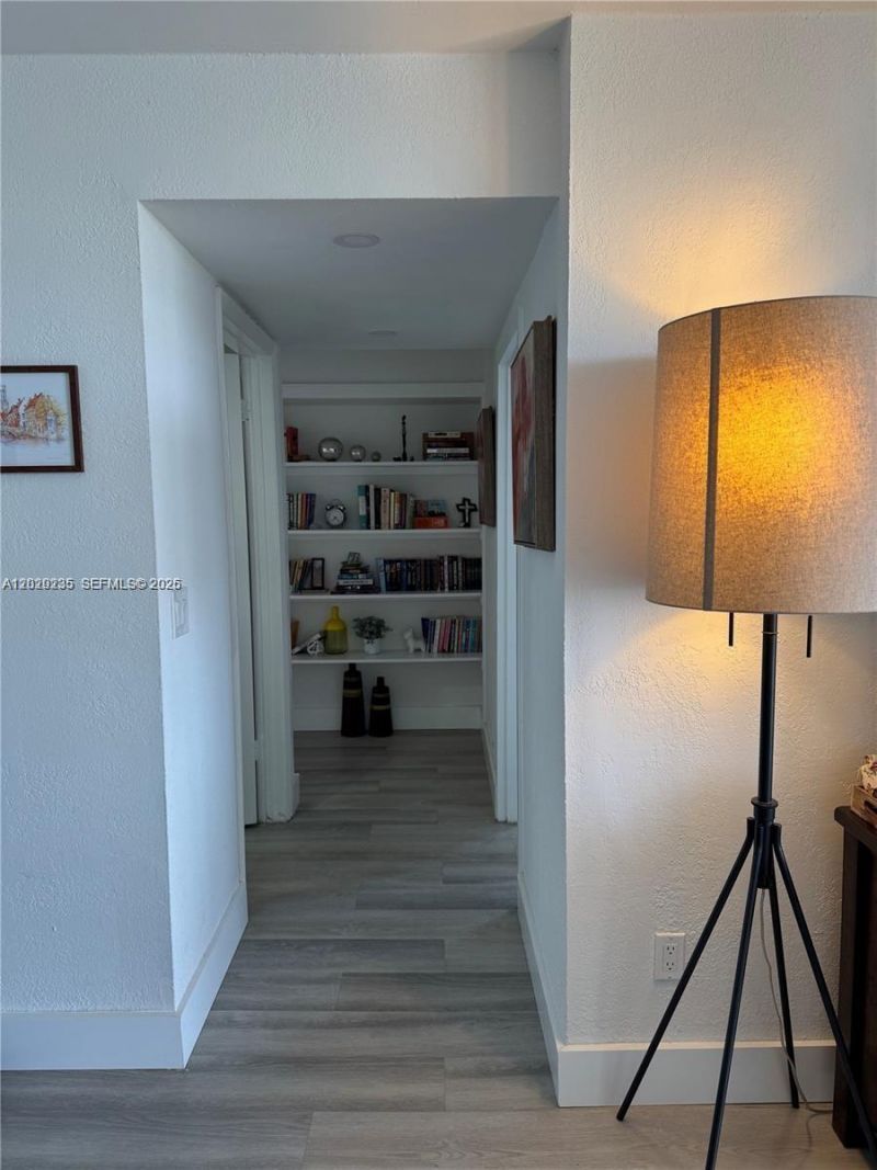 2000 NE 135th St , Unit 609, North Miami, FL 33181 Photo