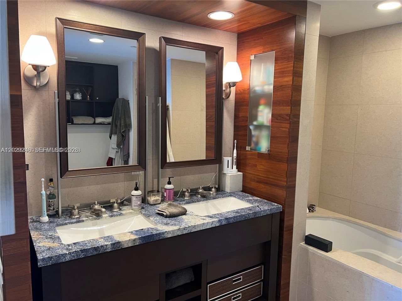 6799 Collins Ave , Unit 1501, Miami Beach, FL 33141 Photo
