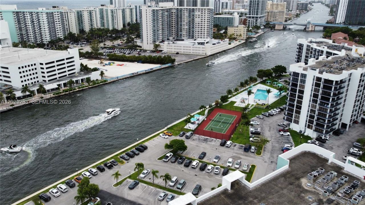 400 Leslie Dr , Unit 416, Hallandale Beach, FL 33009 Photo