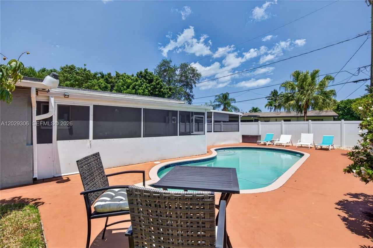 211 S 57th Way , Hollywood, FL 33023 Photo