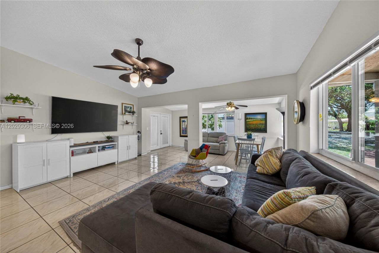 211 S 57th Way , Hollywood, FL 33023 Photo