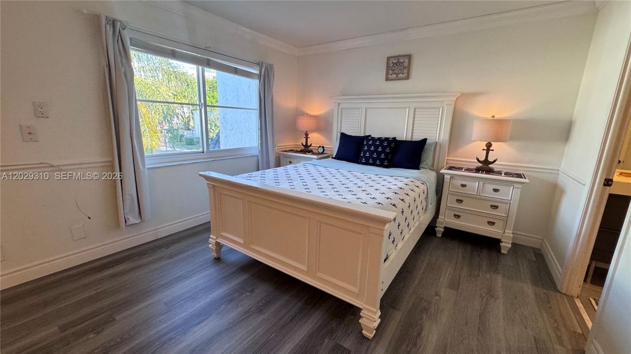 903 NE 27th Ave , Unit 903, Hallandale Beach, FL 33009 Photo