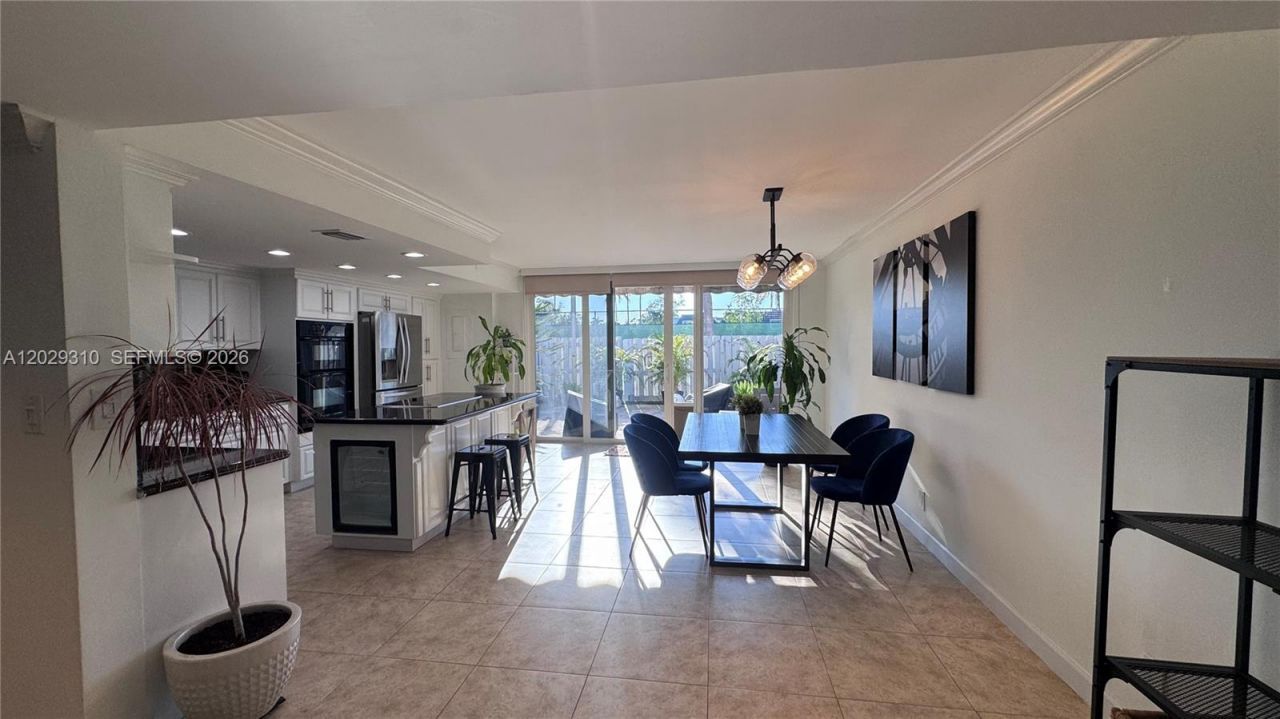 903 NE 27th Ave , Unit 903, Hallandale Beach, FL 33009 Photo