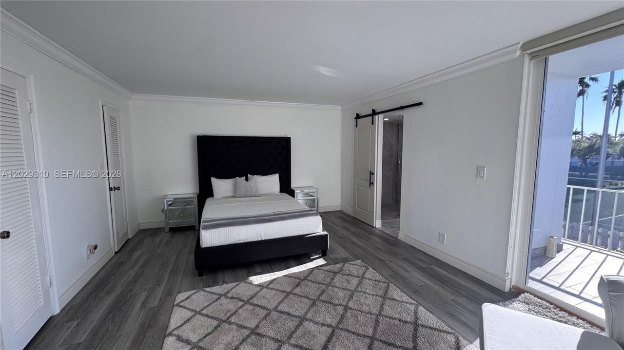 903 NE 27th Ave , Unit 903, Hallandale Beach, FL 33009 Photo
