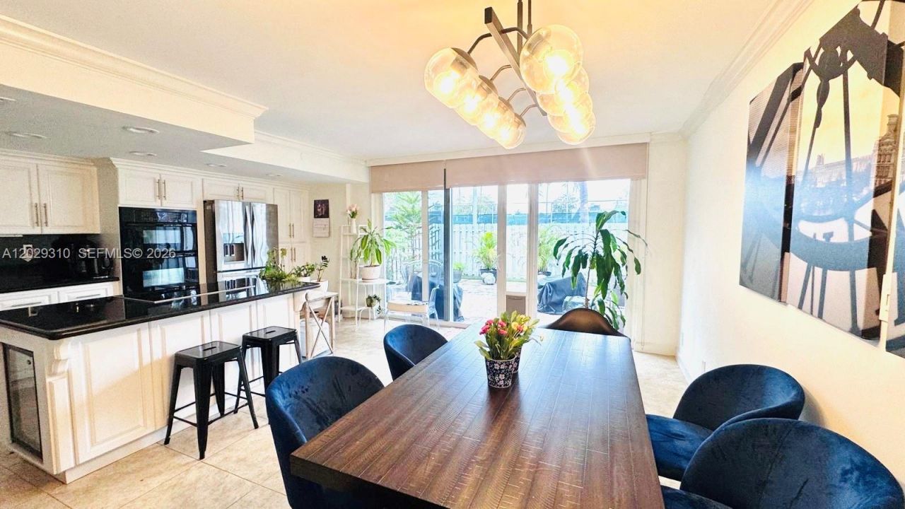 903 NE 27th Ave , Unit 903, Hallandale Beach, FL 33009 Photo