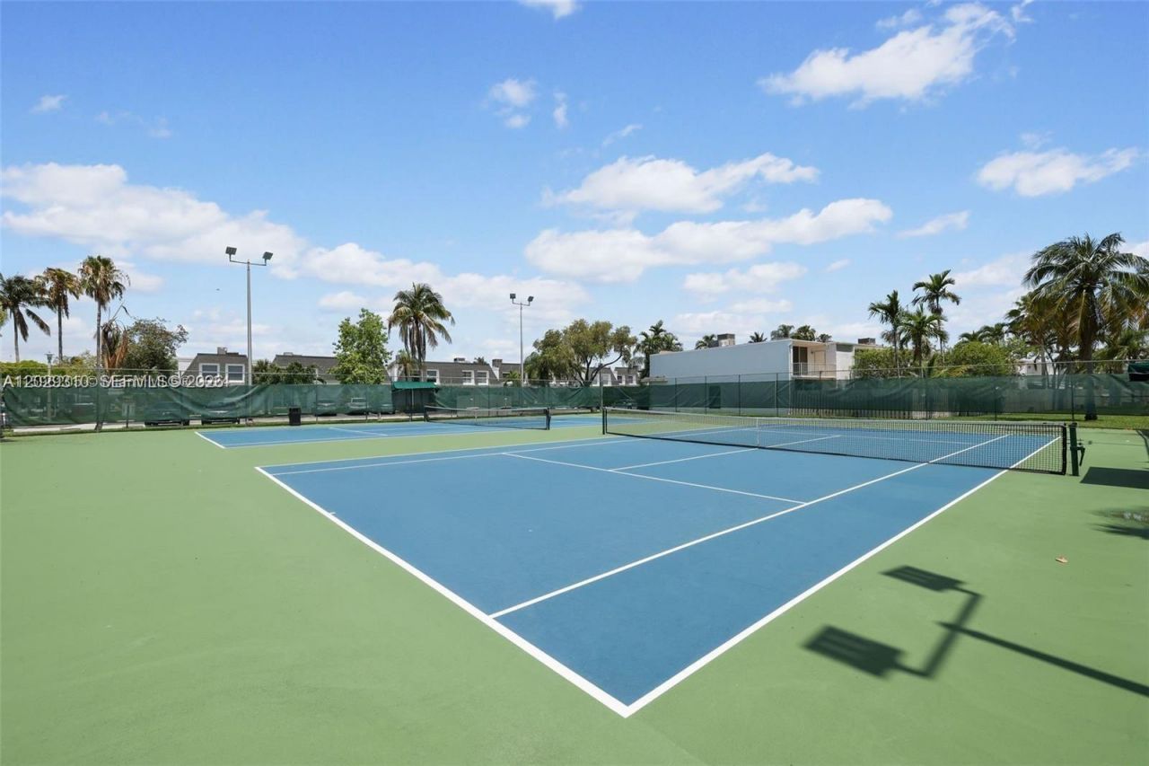 903 NE 27th Ave , Unit 903, Hallandale Beach, FL 33009 Photo