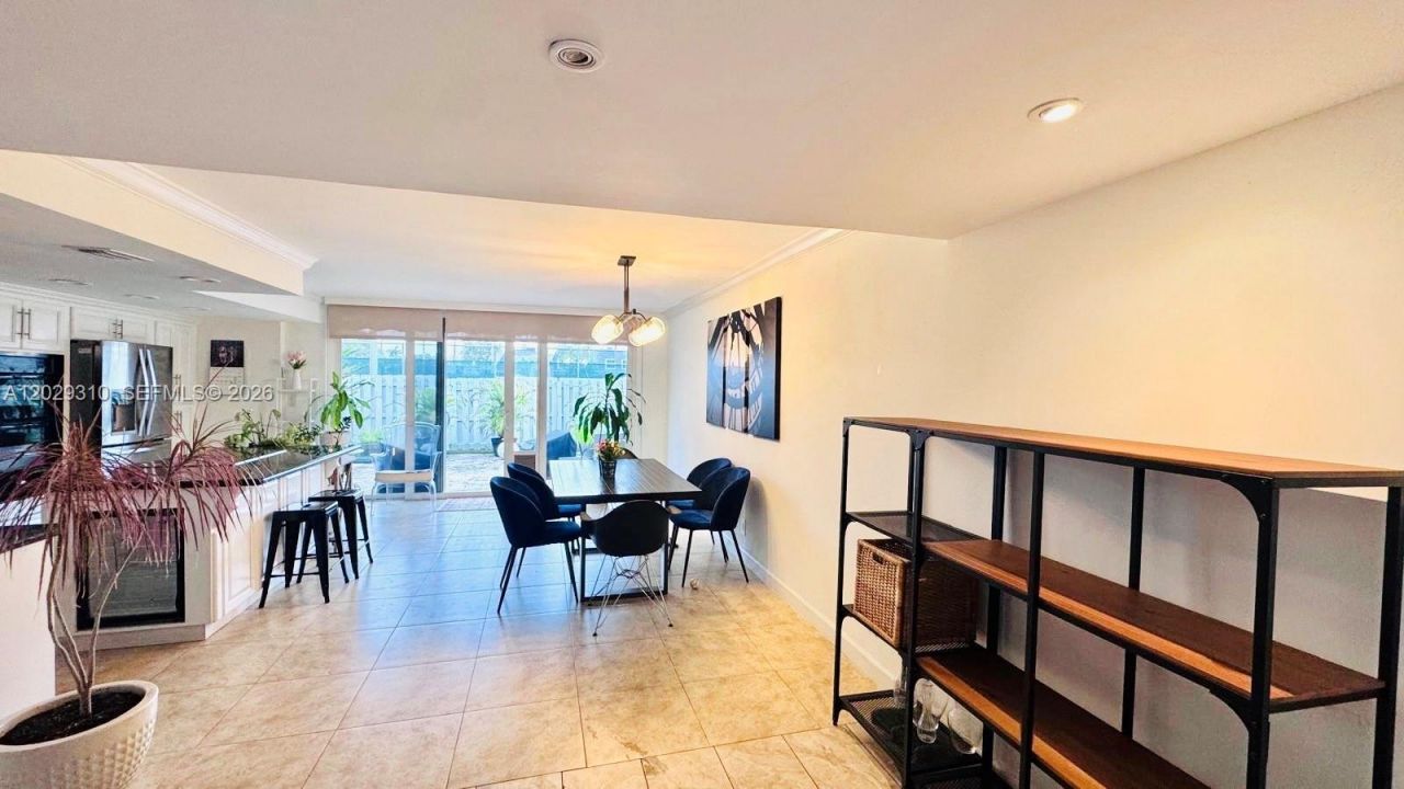 903 NE 27th Ave , Unit 903, Hallandale Beach, FL 33009 Photo