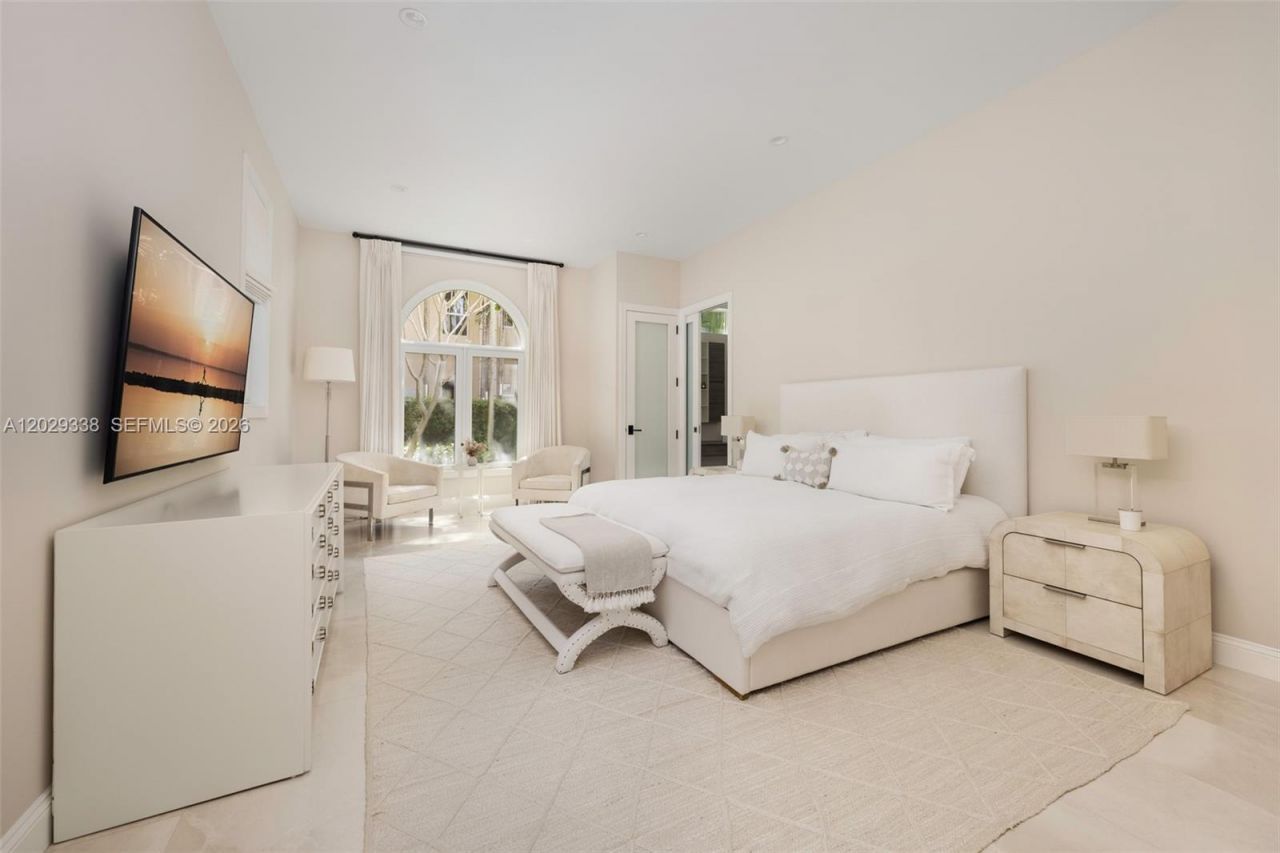 3845 Wood Ave , Miami, FL 33133 Photo