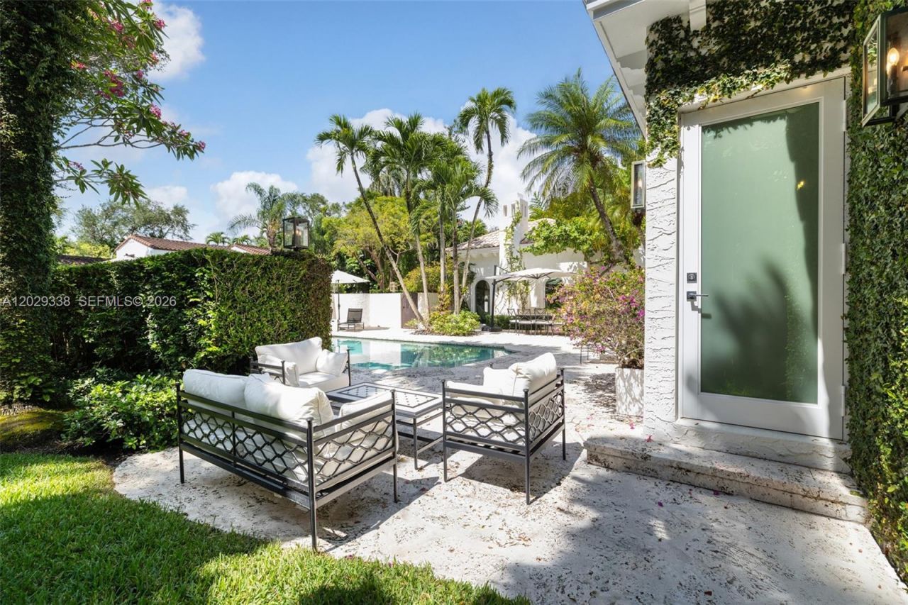 3845 Wood Ave , Miami, FL 33133 Photo