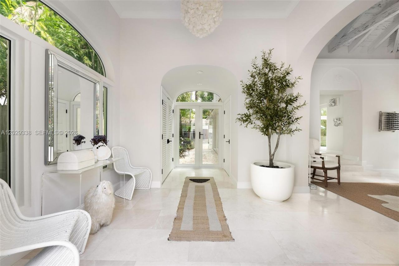 3845 Wood Ave , Miami, FL 33133 Photo