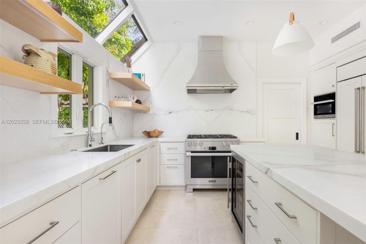 3845 Wood Ave , Miami, FL 33133 Photo