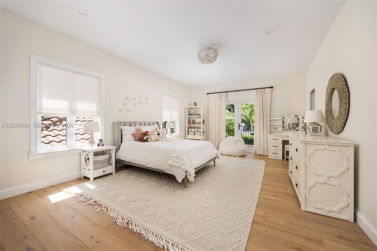 3845 Wood Ave , Miami, FL 33133 Photo