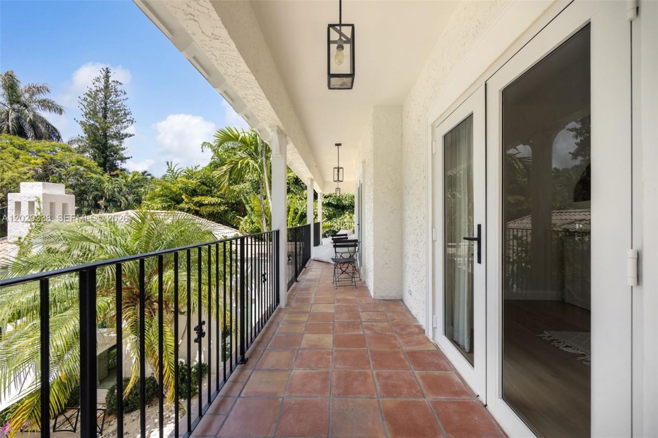 3845 Wood Ave , Miami, FL 33133 Photo
