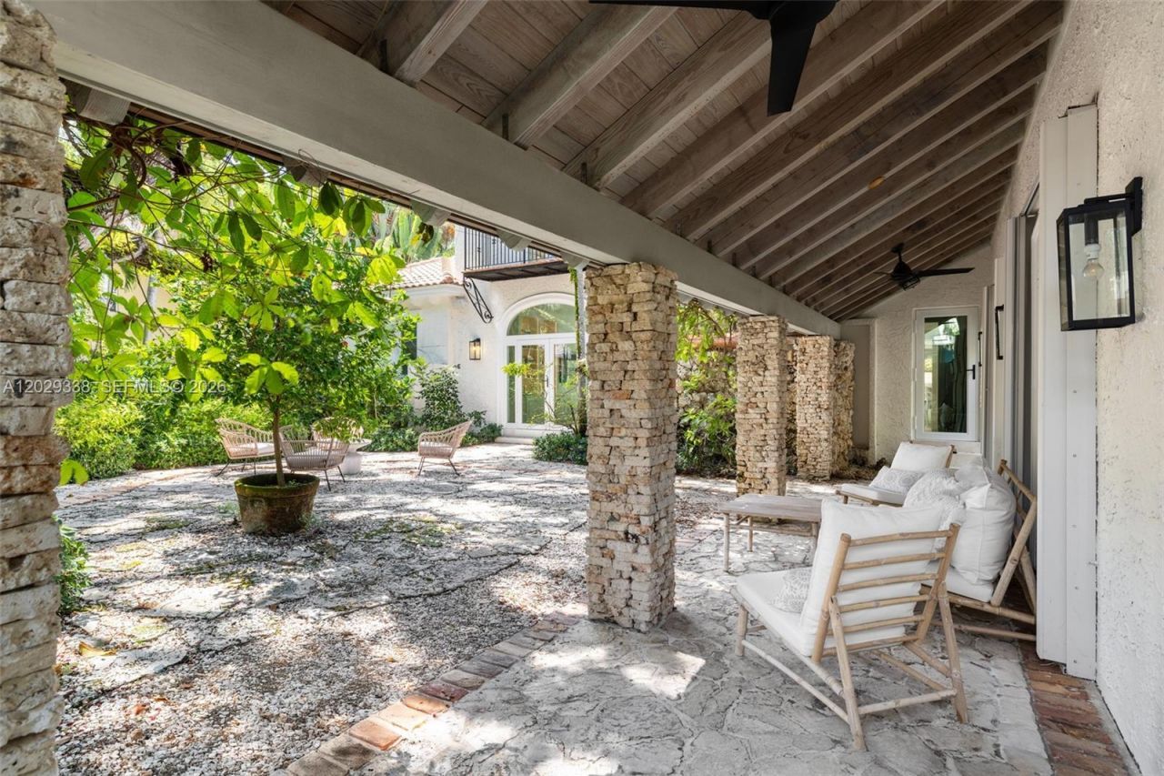 3845 Wood Ave , Miami, FL 33133 Photo