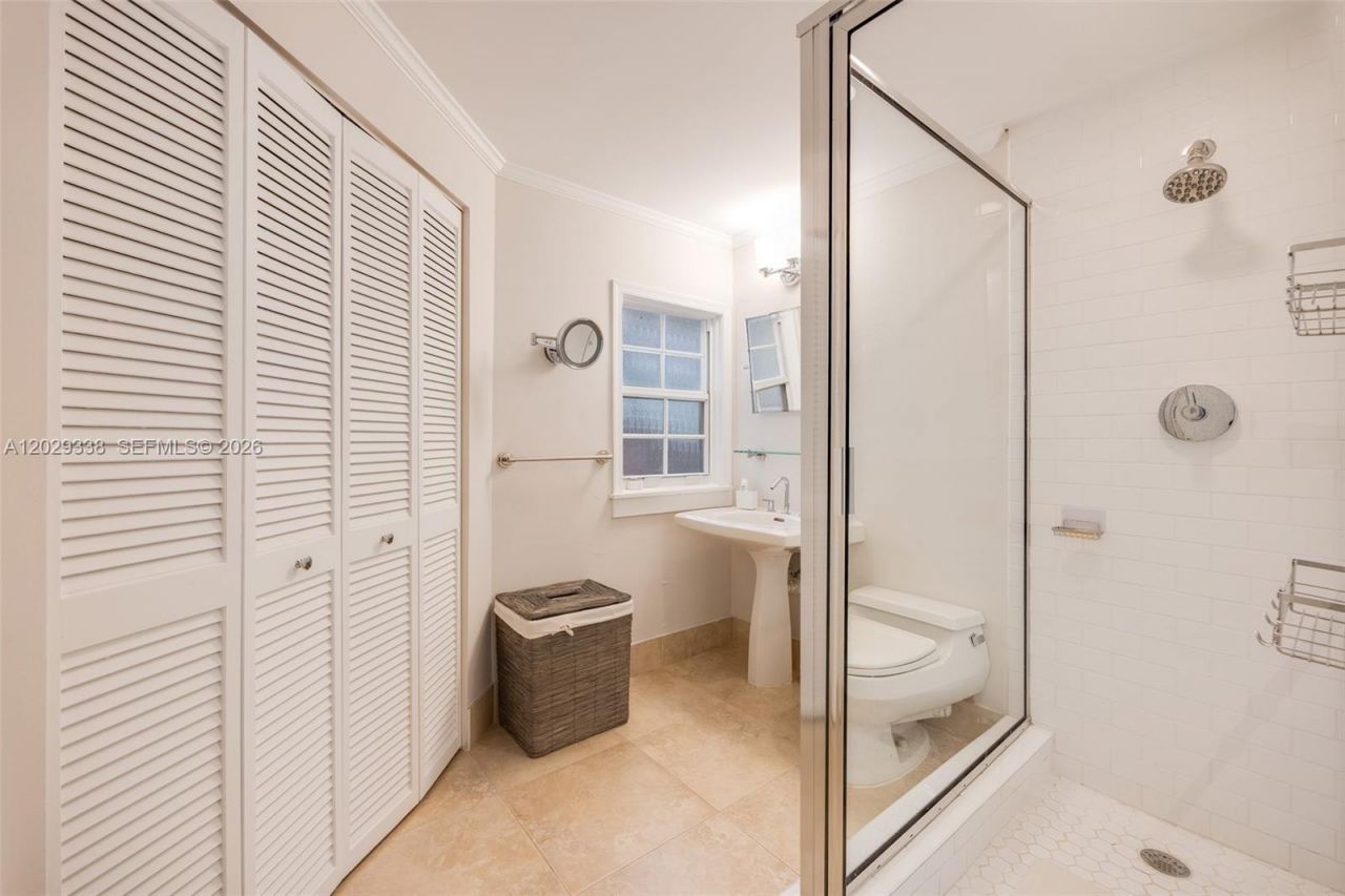 3845 Wood Ave , Miami, FL 33133 Photo
