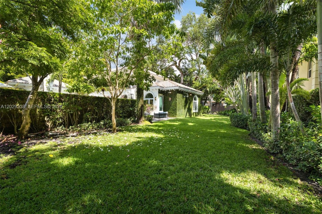 3845 Wood Ave , Miami, FL 33133 Photo