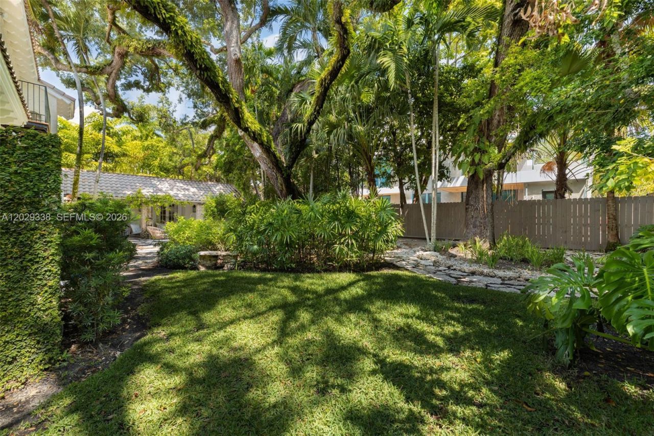 3845 Wood Ave , Miami, FL 33133 Photo