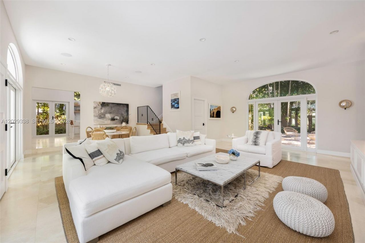3845 Wood Ave , Miami, FL 33133 Photo
