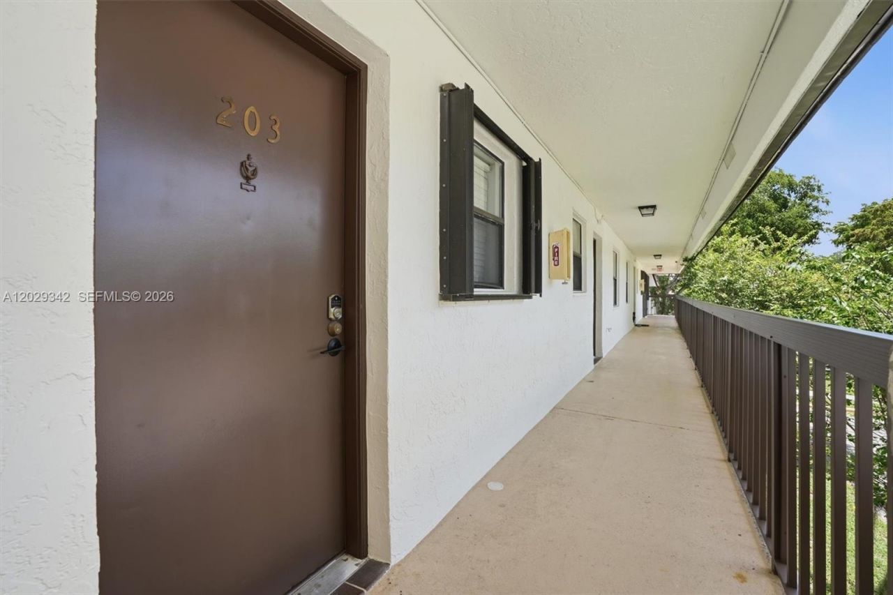 14873 SW 104th St , Unit 6-203, Miami, FL 33196 Photo