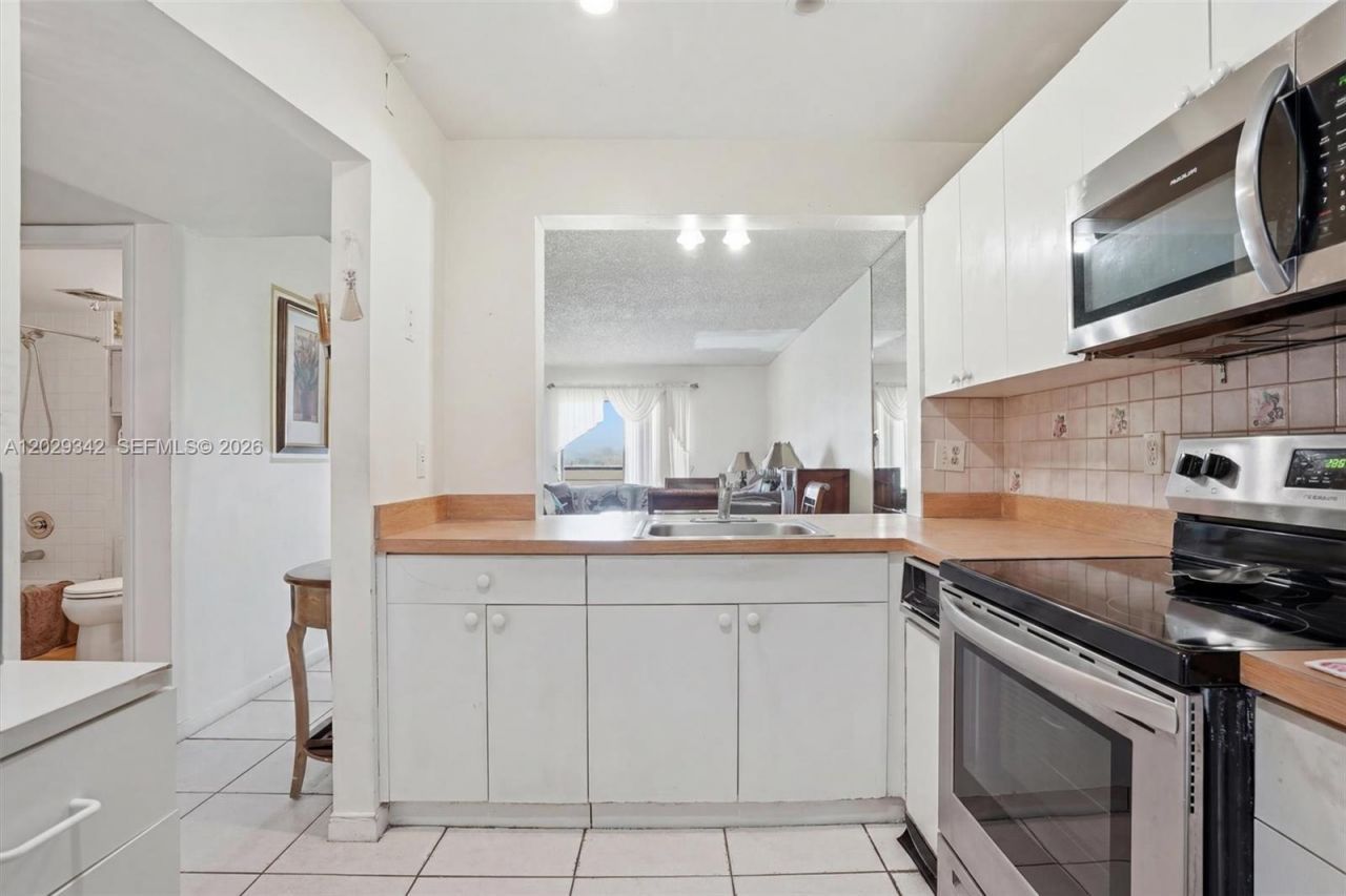 14873 SW 104th St , Unit 6-203, Miami, FL 33196 Photo