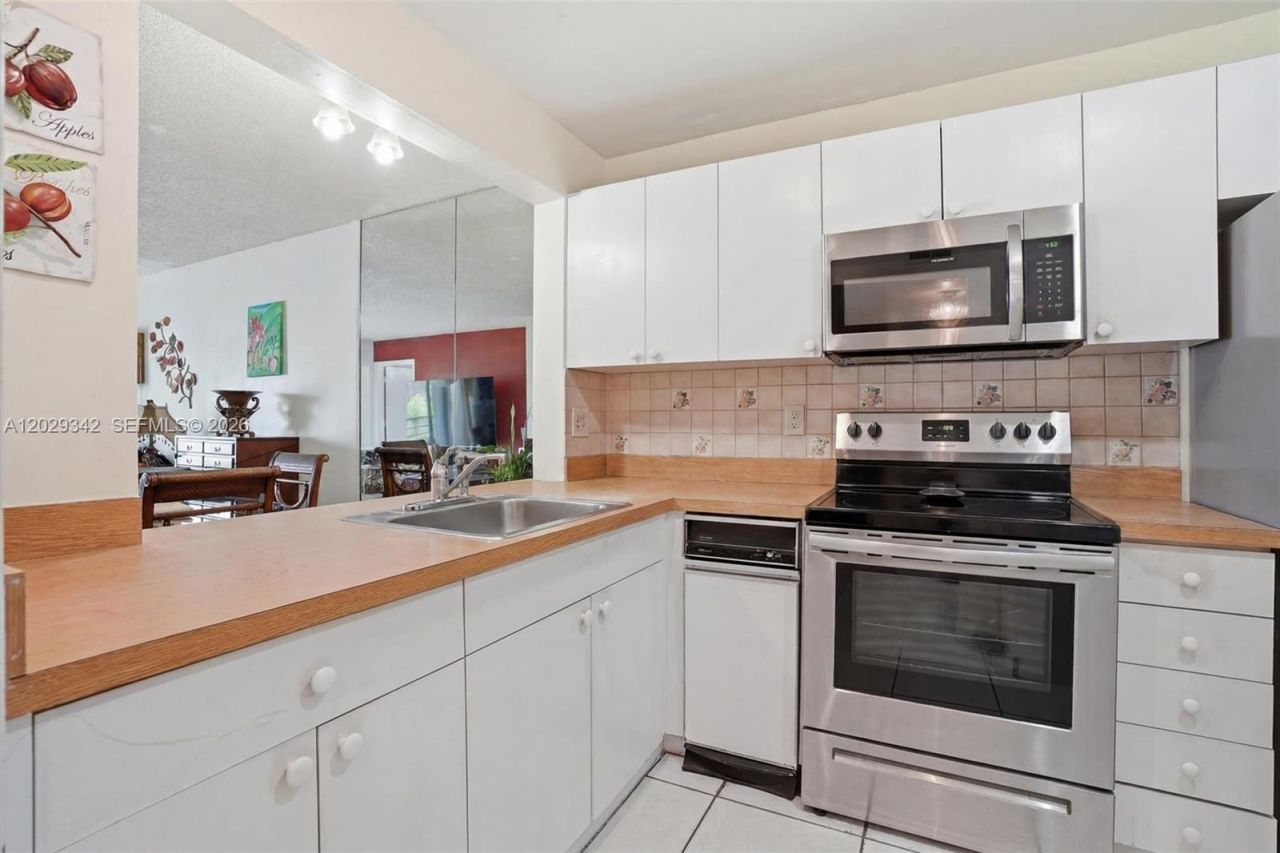 14873 SW 104th St , Unit 6-203, Miami, FL 33196 Photo