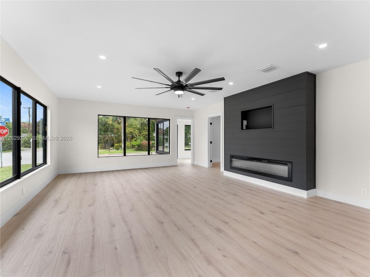 801 S Palmway, Lake Worth, FL 33460 Photo