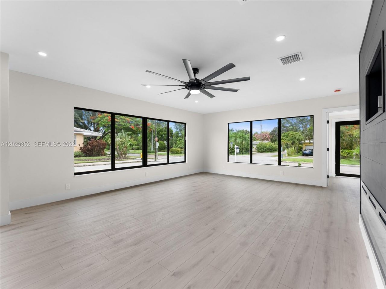 801 S Palmway, Lake Worth, FL 33460 Photo