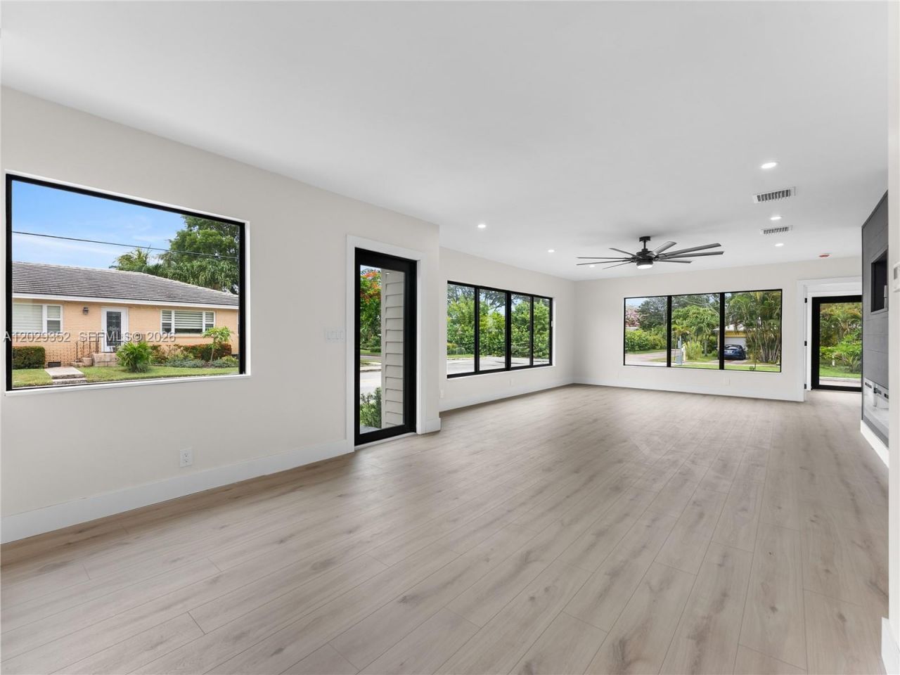 801 S Palmway, Lake Worth, FL 33460 Photo