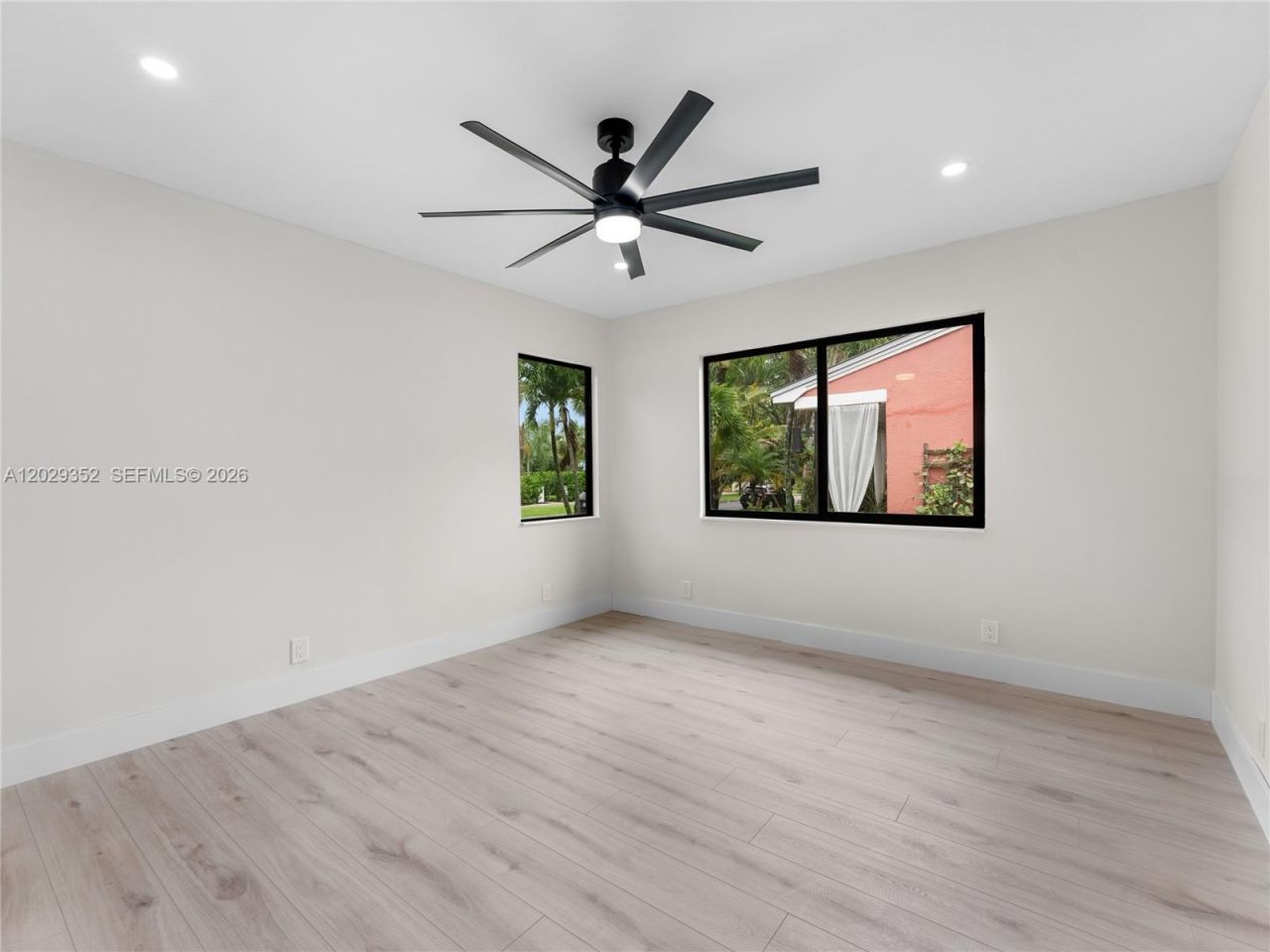 801 S Palmway, Lake Worth, FL 33460 Photo