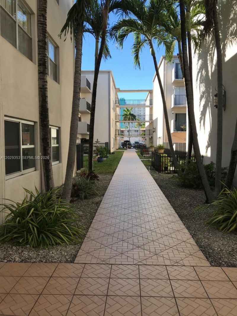 5505 NW 7th St , Unit W417, Miami, FL 33126 Photo