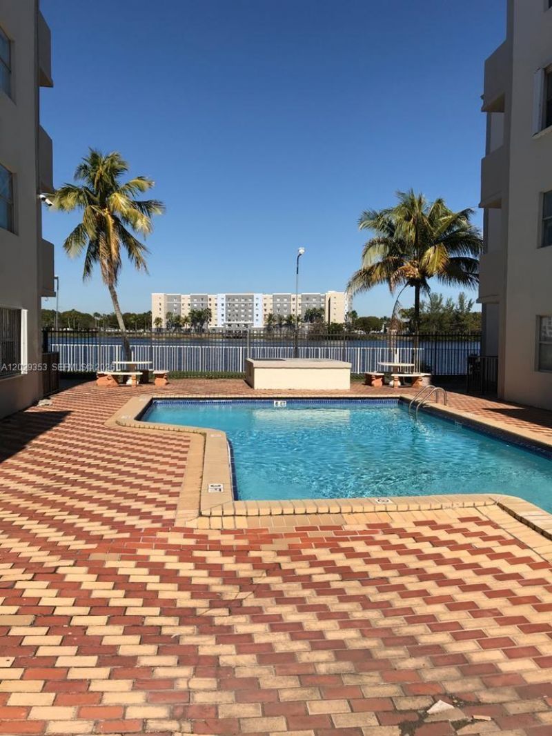 5505 NW 7th St , Unit W417, Miami, FL 33126 Photo