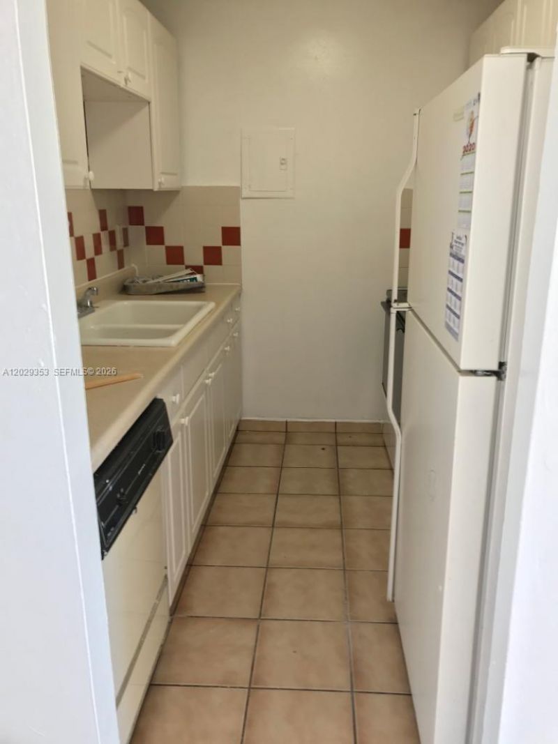 5505 NW 7th St , Unit W417, Miami, FL 33126 Photo