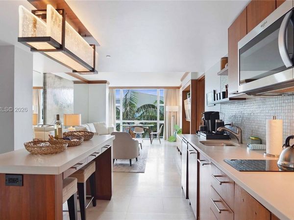 6801 Collins Ave , Unit 315, Miami Beach, FL 33141