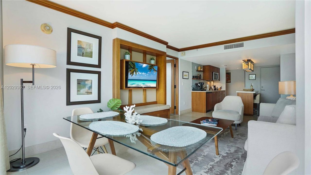 6801 Collins Ave , Unit 315, Miami Beach, FL 33141 Photo